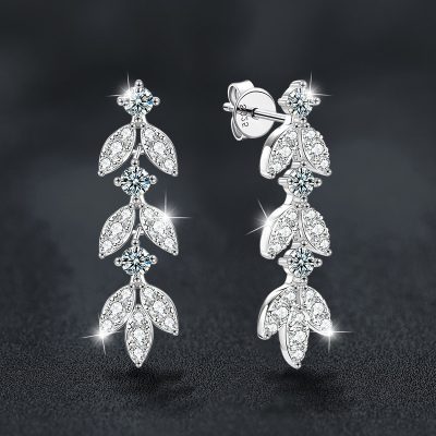 Bong-tai-bac-nu-dinh-kim-cuong-Moissanite-canh-va-la-Alyssa-LILI_160558_2-400x400