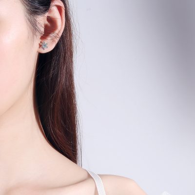 Bong-tai-bac-nu-dinh-kim-cuong-Moissanite-hinh-bong-tuyet-LILI_054610_4-400x400