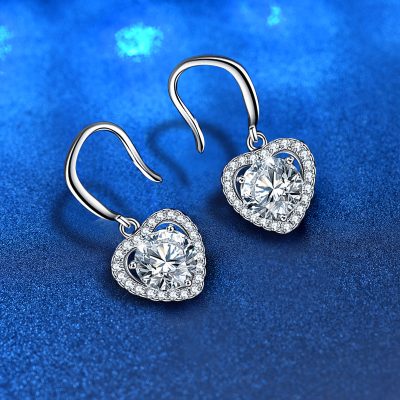 Bong-tai-bac-nu-dinh-kim-cuong-Moissanite-hinh-trai-tim-Arlet-LILI_102261_3-400x400